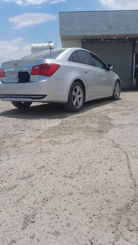 Chevrolet Cruze-12