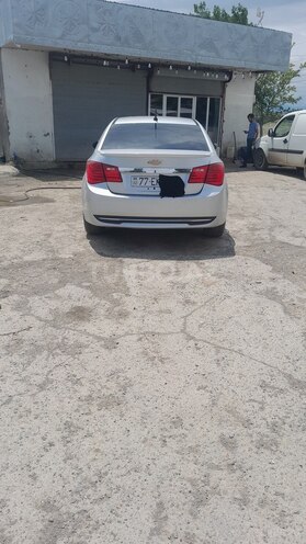 Chevrolet Cruze-11