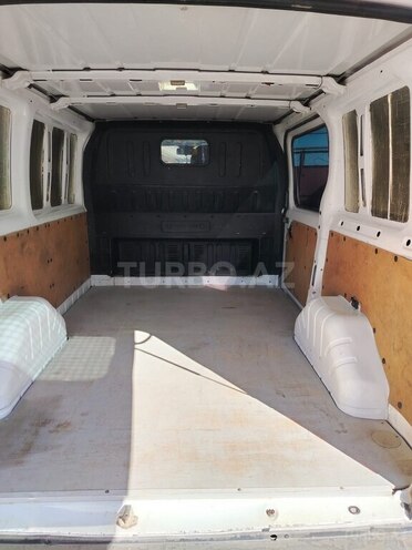 Ford Transit-8