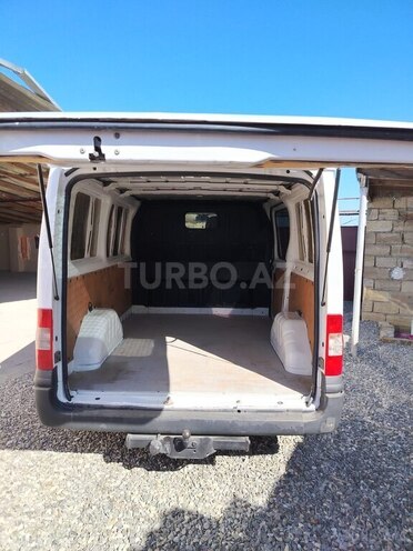 Ford Transit-9