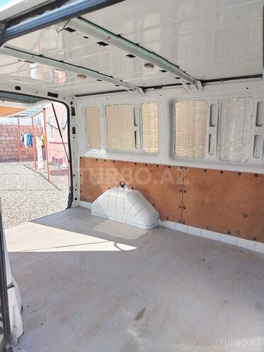 Ford Transit-6