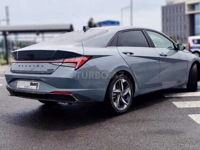 Hyundai Elantra-4