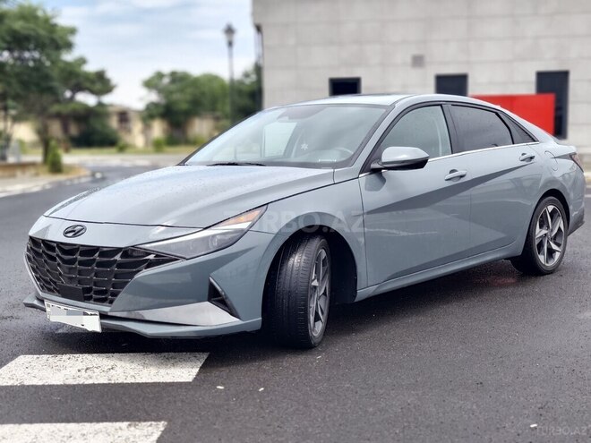 Hyundai Elantra-1