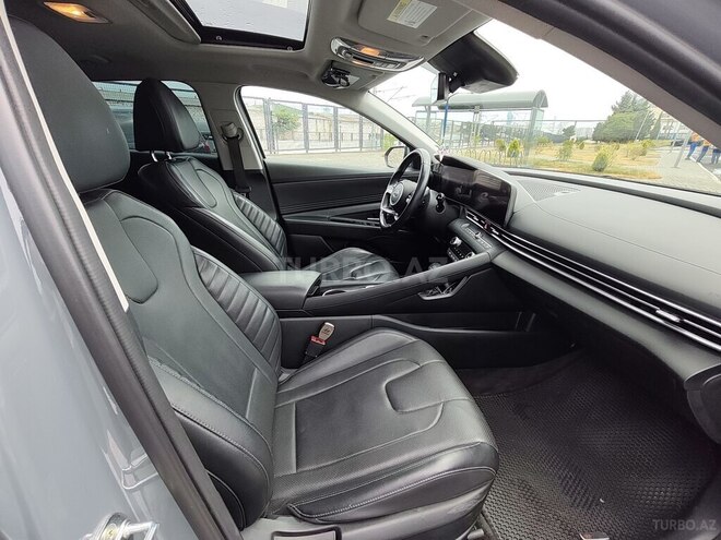 Hyundai Elantra-10
