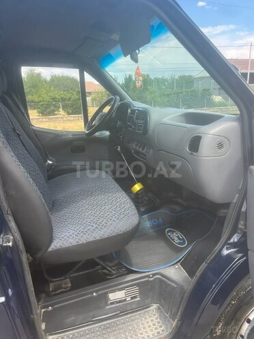 Ford Transit-5