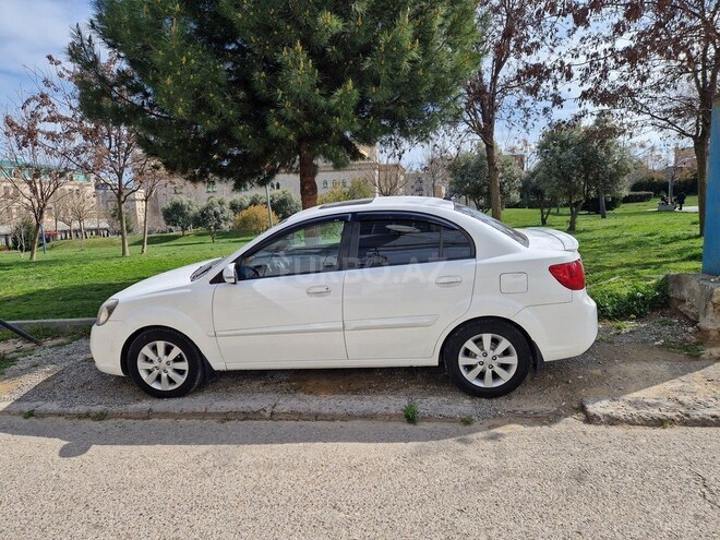 Kia Rio-2