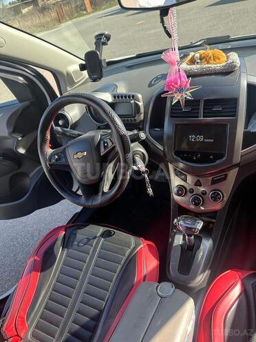 Chevrolet Aveo-11