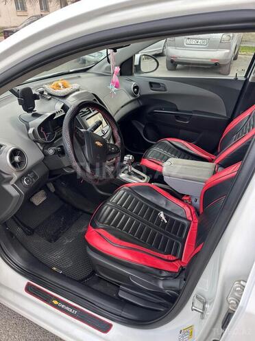 Chevrolet Aveo-12