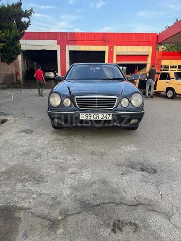 Mercedes E 270-12