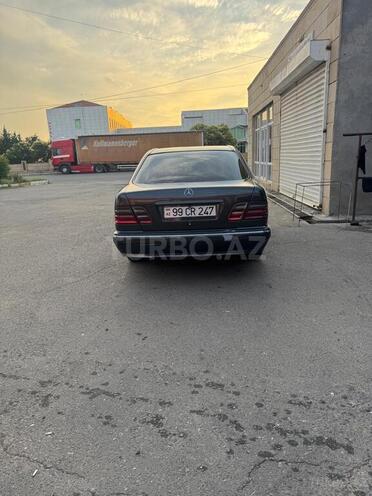 Mercedes E 270-14