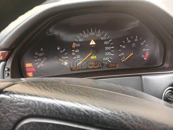 Mercedes E 240-7