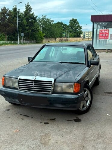 Mercedes 190-1