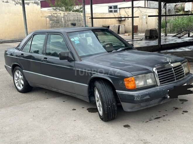 Mercedes 190-10