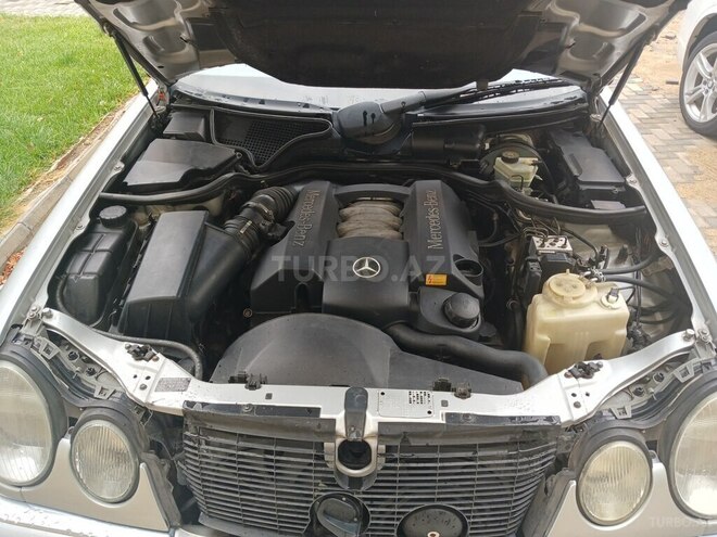 Mercedes E 240-12