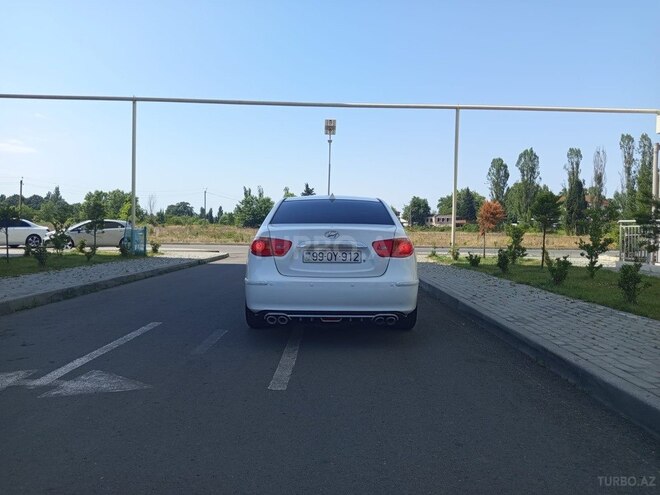 Hyundai Elantra-2