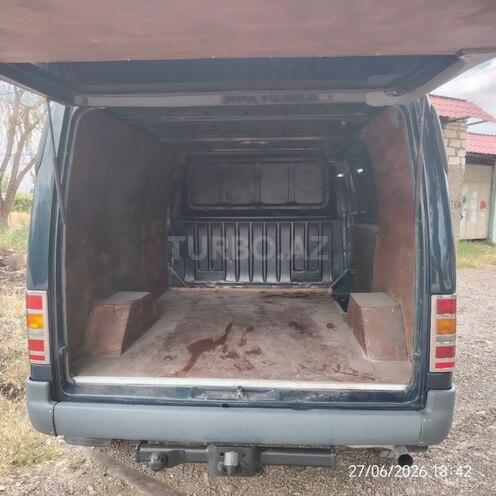 Ford Transit-9