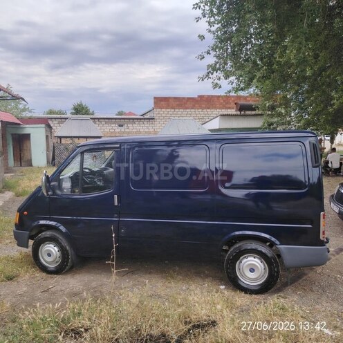 Ford Transit-7