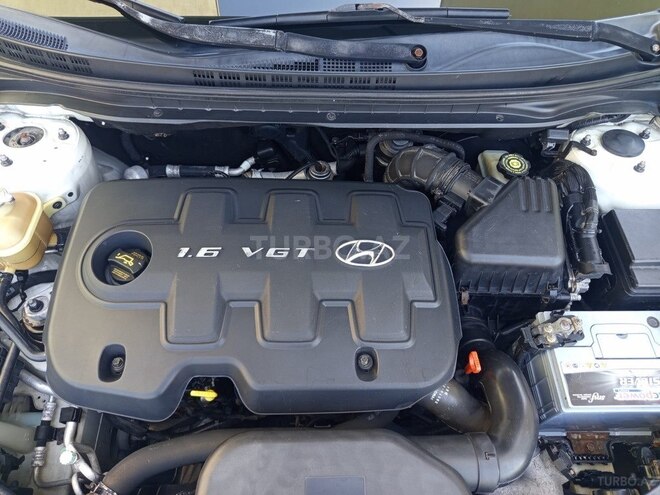 Hyundai Elantra-8