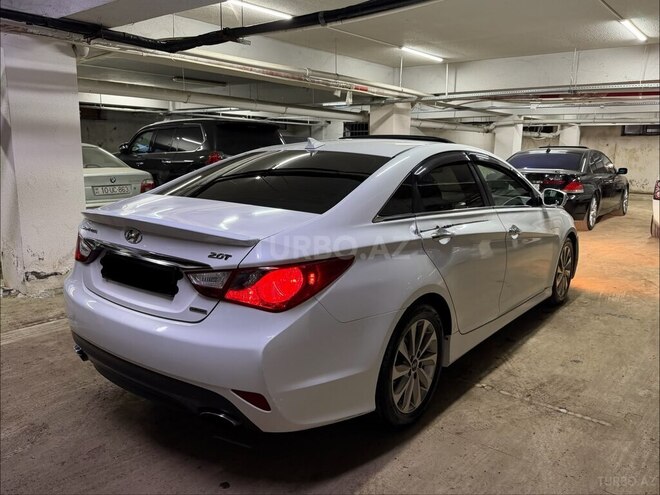 Hyundai Sonata-10