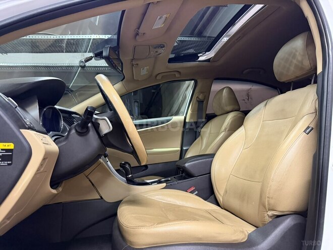 Hyundai Sonata-11