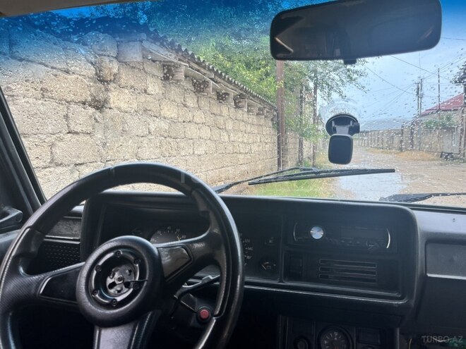 LADA (VAZ) 2107-2