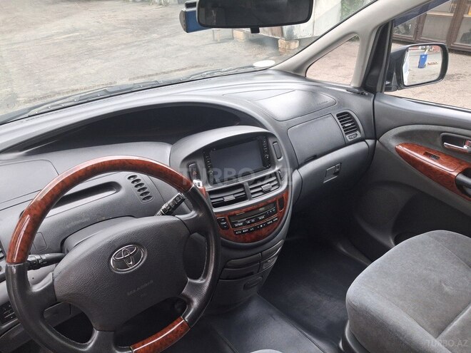 Toyota Previa-11