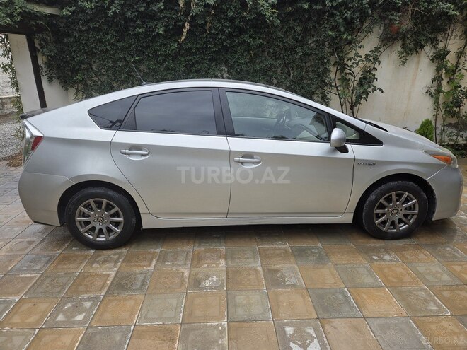 Toyota Prius-2