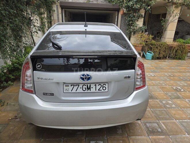 Toyota Prius-3