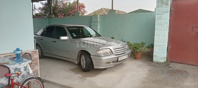Mercedes C 200-1