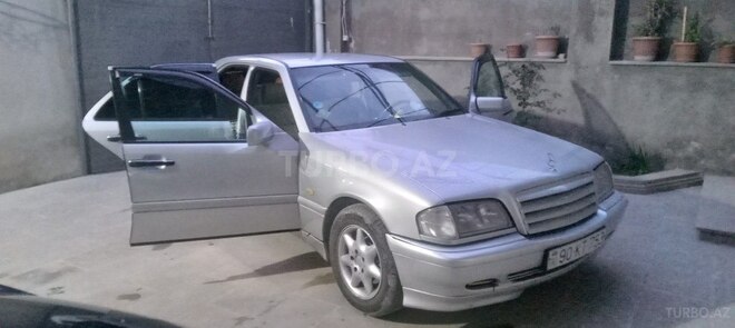 Mercedes C 200-17