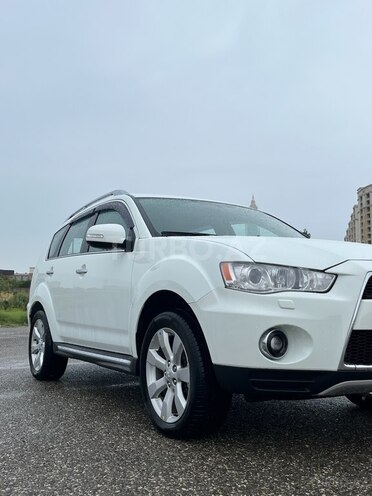Mitsubishi Outlander-2