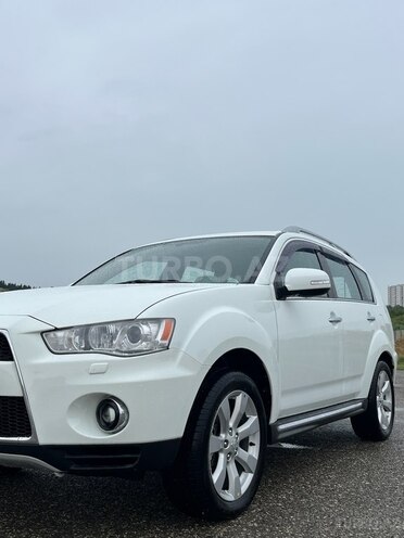 Mitsubishi Outlander-3