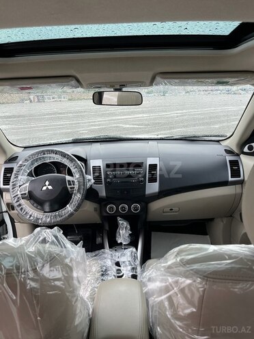 Mitsubishi Outlander-6