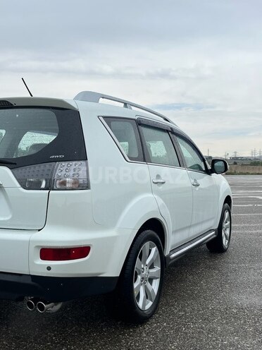 Mitsubishi Outlander-4