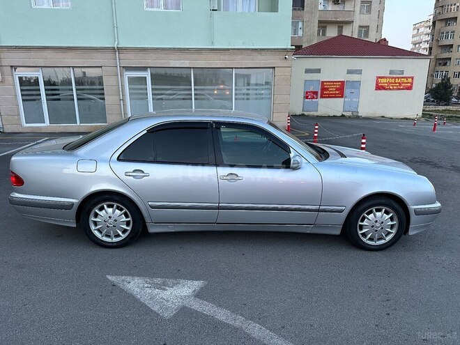 Mercedes E 240-6