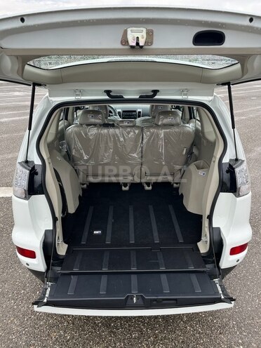 Mitsubishi Outlander-12