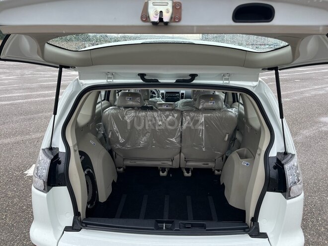 Mitsubishi Outlander-13