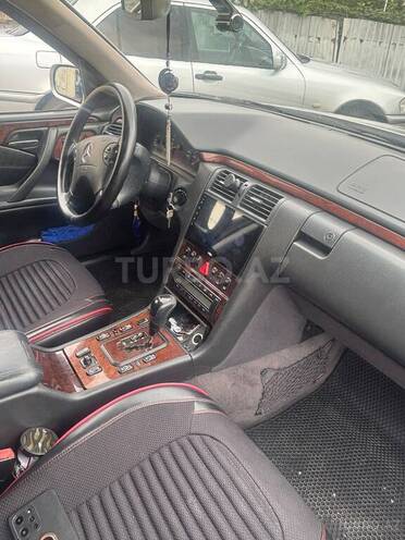 Mercedes E 240-9