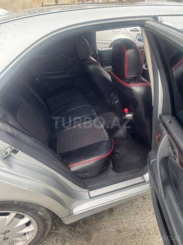 Mercedes E 240-16