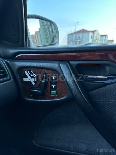 Mercedes E 240-14
