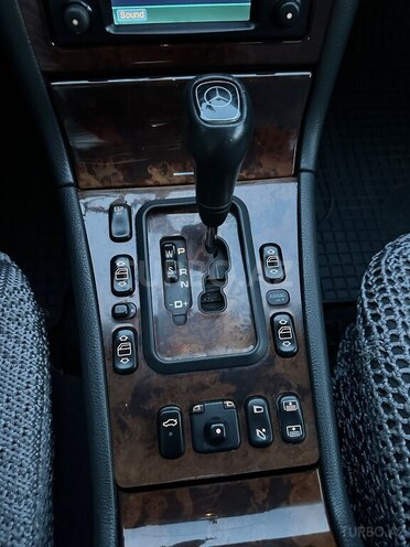 Mercedes E 240-15