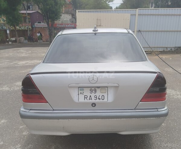 Mercedes C 220-2