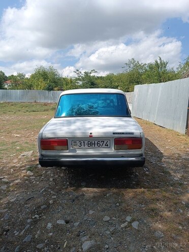 LADA (VAZ) 2107-2