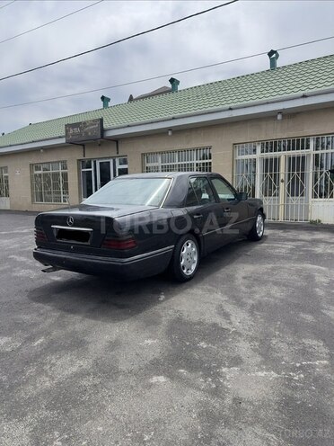 Mercedes 250 D-4