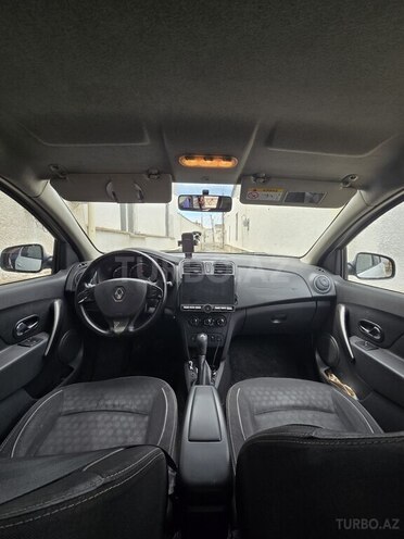 Renault Logan-10