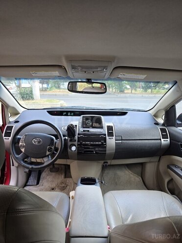 Toyota Prius-8