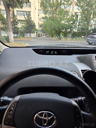 Toyota Prius-9