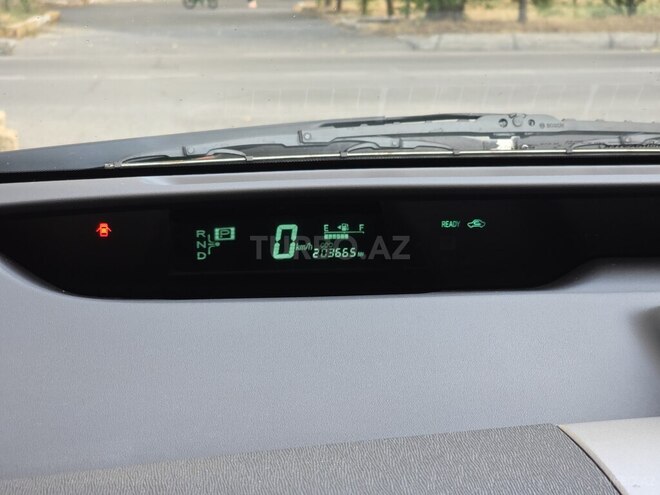 Toyota Prius-10