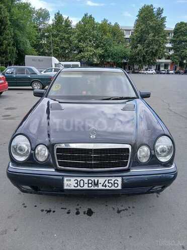 Mercedes E 230-1
