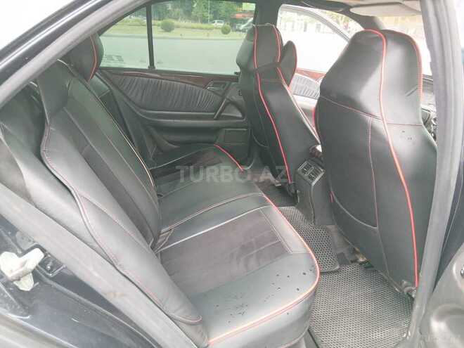Mercedes E 230-6